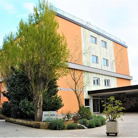 Sonia Hotel 3*