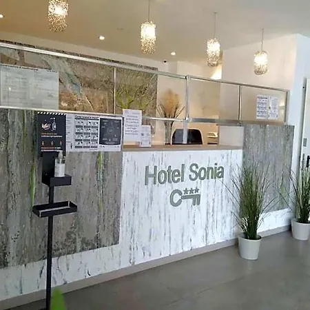 Sonia Self Check In Only