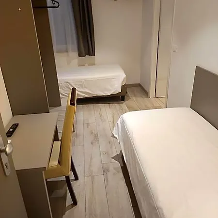 Sonia Self Check In Only Otel Aquilinia