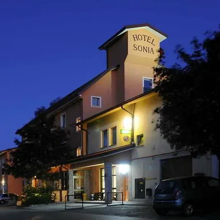 Hotel Sonia 3*