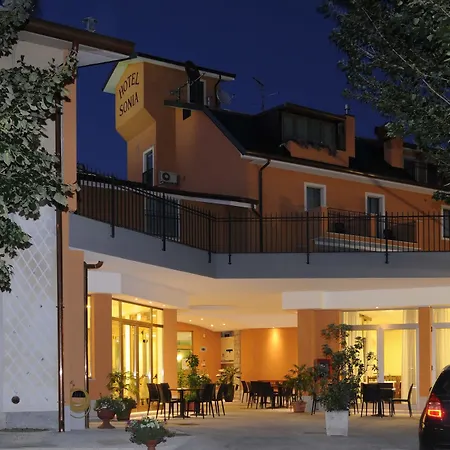 Sonia Hotel 3*